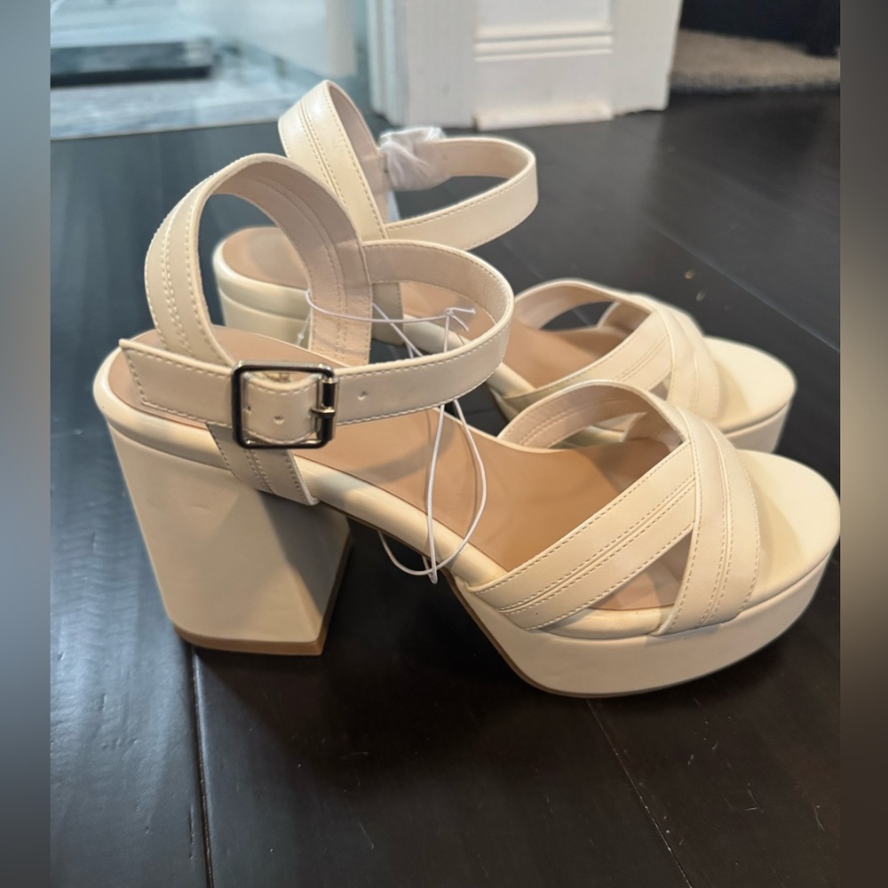 Torrid Two Piece Platform Block Heel Beige NWT Size 8.5WW